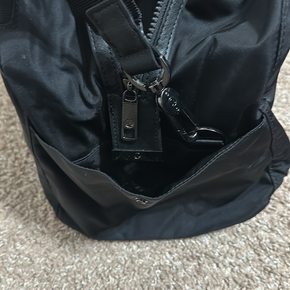 Lululemon - Picture 8 of 10